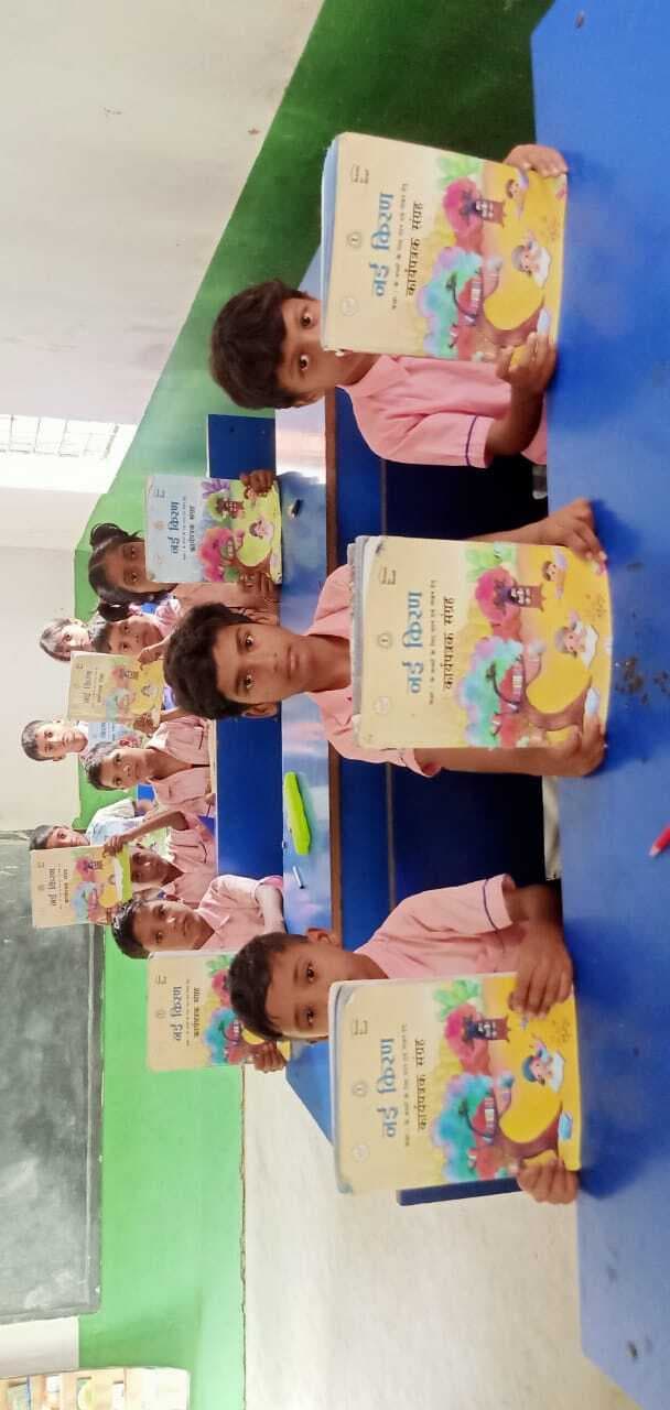 विद्यार्थियों में धारा प्रवाह हिंदी पढ़ने का लक्ष्य तय