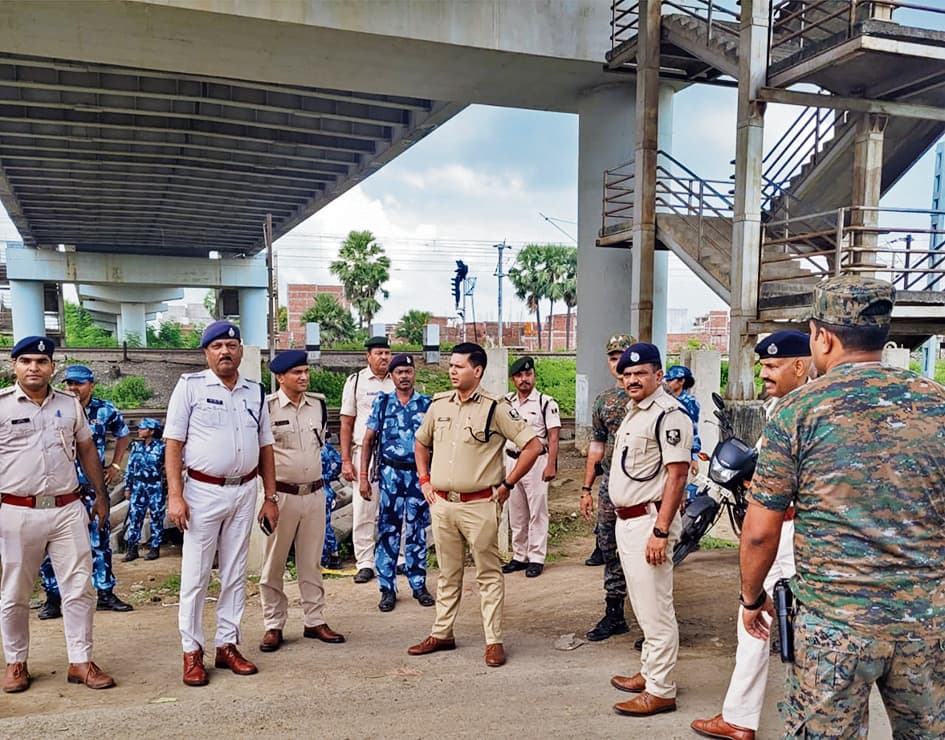 Gaya News : मानपुर में जवानों पर हमला कर रिवाल्वर व बाइक लूटकांड में पांच गिरफ्तार