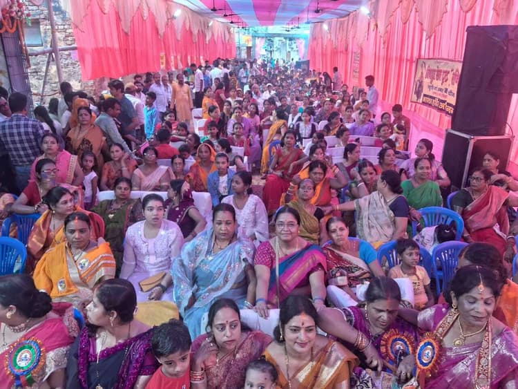 बलभद्र पूजन में जुटे लोग, कलवार दर्पण का विमोचन