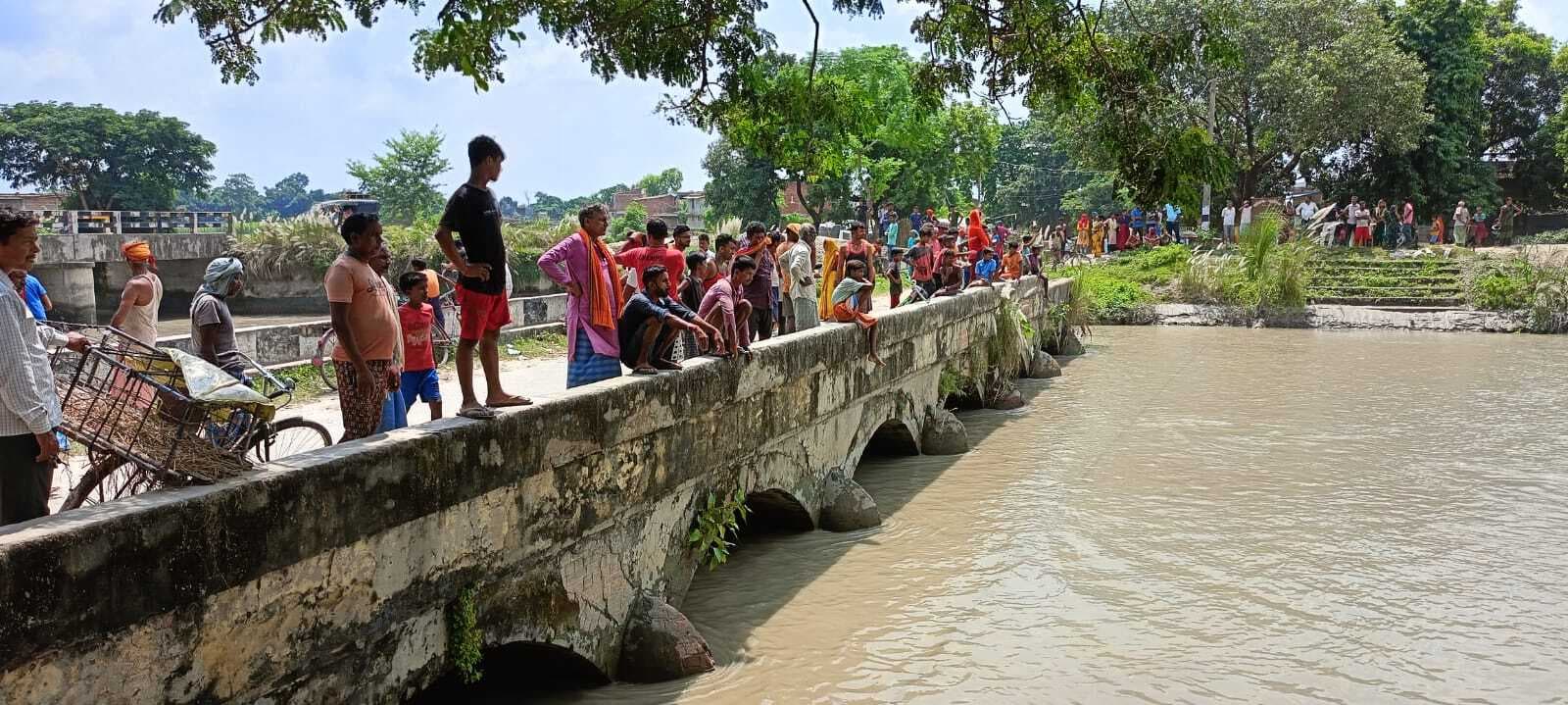 त्रिवेणी नहर में डूबी दो सगी बहन, एसडीआरएफ व स्थानीय गोताखोर कर रहे खोजबीन