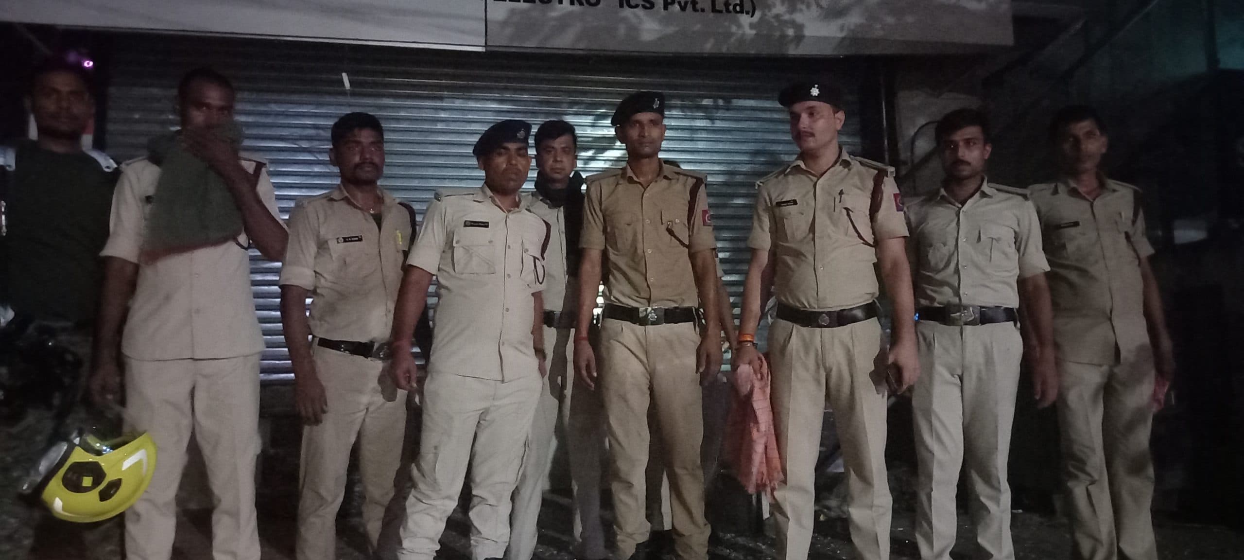 Gaya News : अनुग्रहपुरी कॉलोनी में पिज्जा शॉप में लगी आग, लाखों का नुकसान