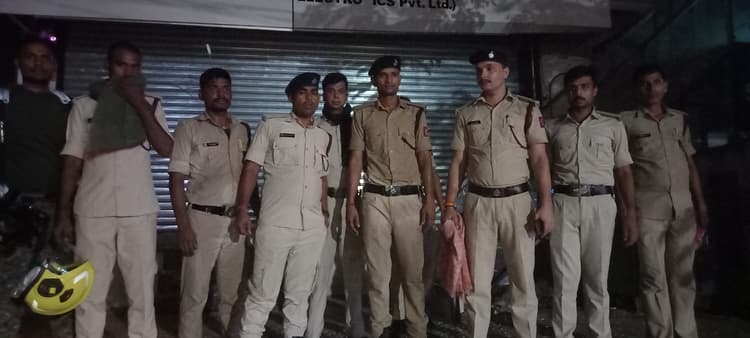 Gaya News : अनुग्रहपुरी कॉलोनी में पिज्जा शॉप में लगी आग, लाखों का नुकसान