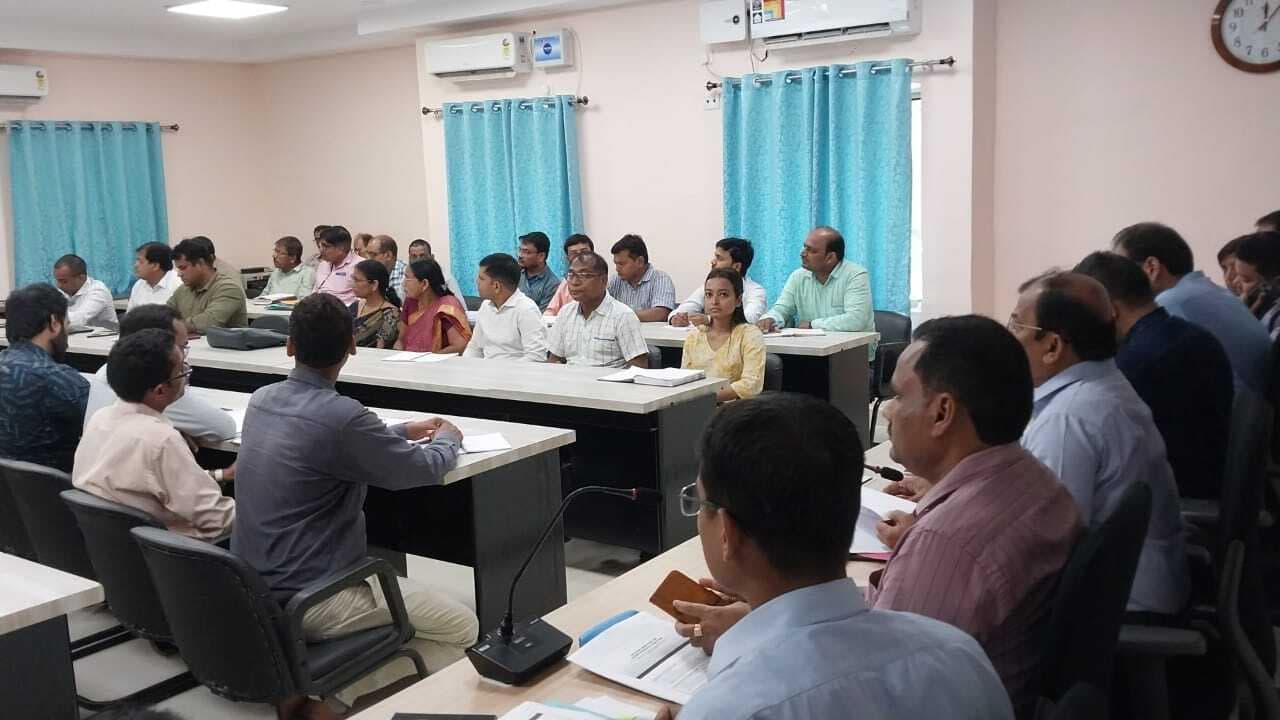 30 सितंबर तक योजना के अनुरूप निर्धारित लक्ष्य करें पूरा : डीएम
