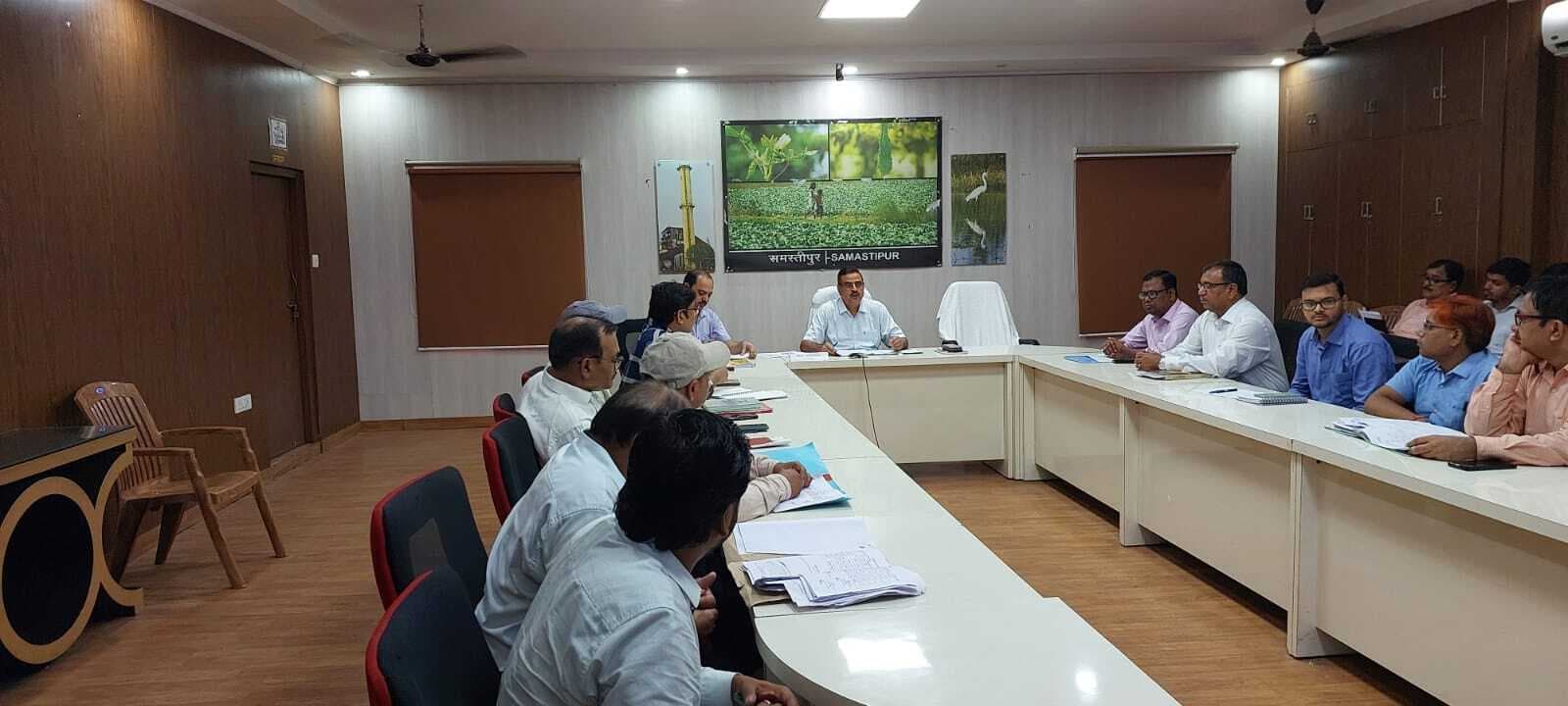 Samastipur News:दो अंचलाधिकारियों को मिला 24 घंटे के भीतर पशु चिकित्सालय के लिए भूमि उपलब्ध कराने का निर्देश