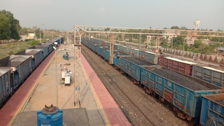 चंद्रपुरा स्टेशन में दिनदहाड़े फायरिंग