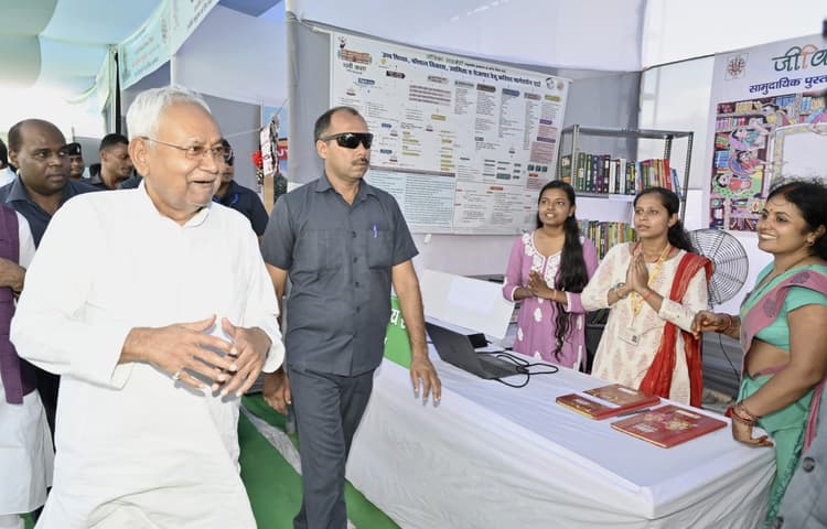 सीएम ने बेलछी व बाढ़ में कई परियोजनाओं का किया उद्घाटन