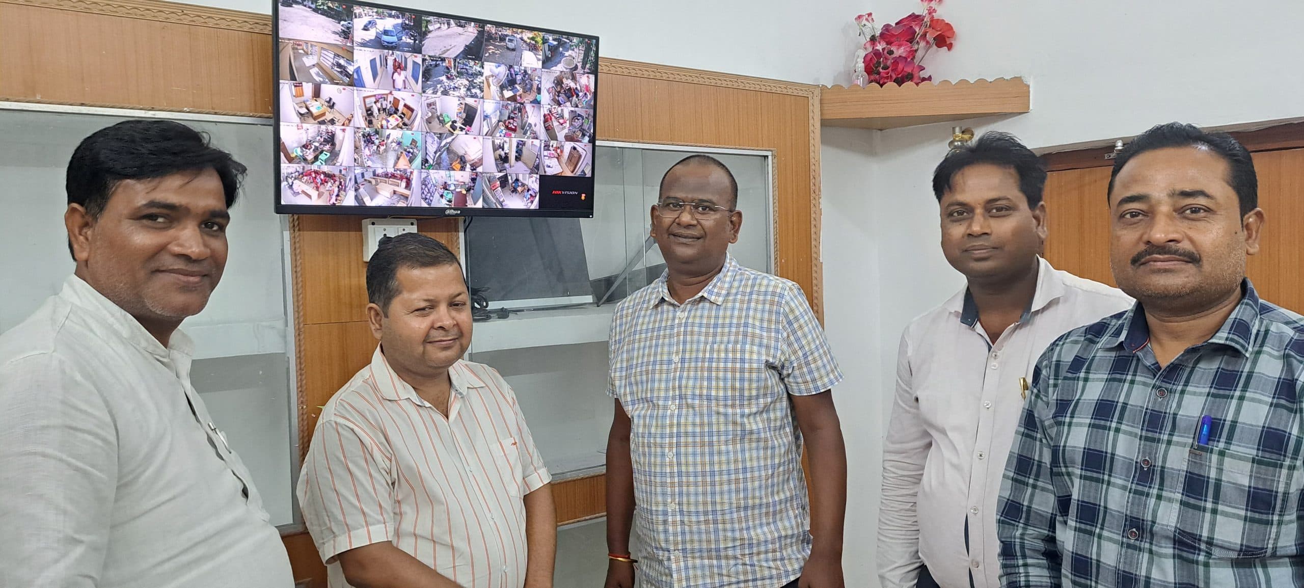 प्रखंड सह अंचल कार्यालय आने वाले बिचौलिया, दलाल व असामाजिक तत्वों के लिए बुरी खबर, सभी कार्यालय सीसीटीवी कैमरा से लैश
