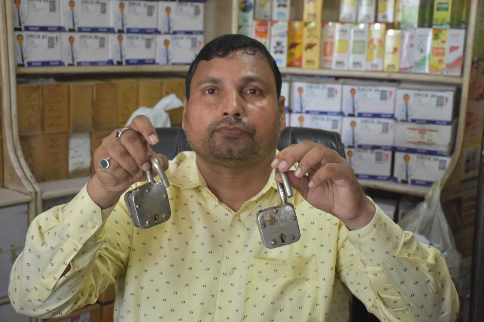 पुलिस क्लब मार्केट में दवा दुकान में डेढ़ लाख की चोरी