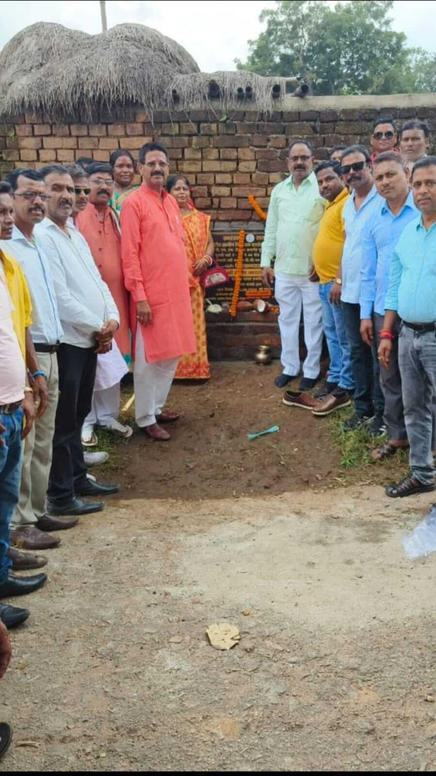 बहेरा पंचायत में दो योजनाओं की आधारशिला रखी