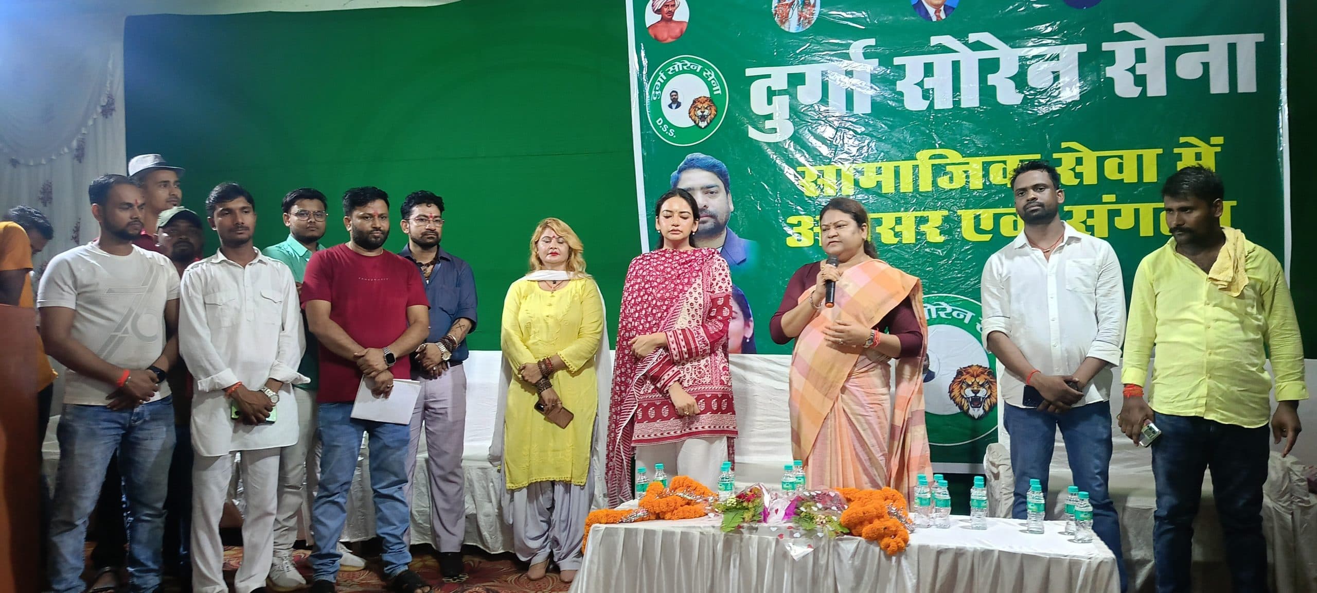 dhanbad news _ घर की महिलाओं की इज्जत नहीं और मंईयां सम्मान का पीट रहे ढिंढोरा : सीता सोरेन