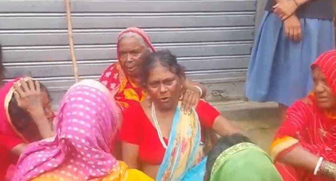 बच्चियों की मौत की खबर सुन परिजनों के चीत्कार से झाझा रेफरल अस्पताल हुआ गमगीन
