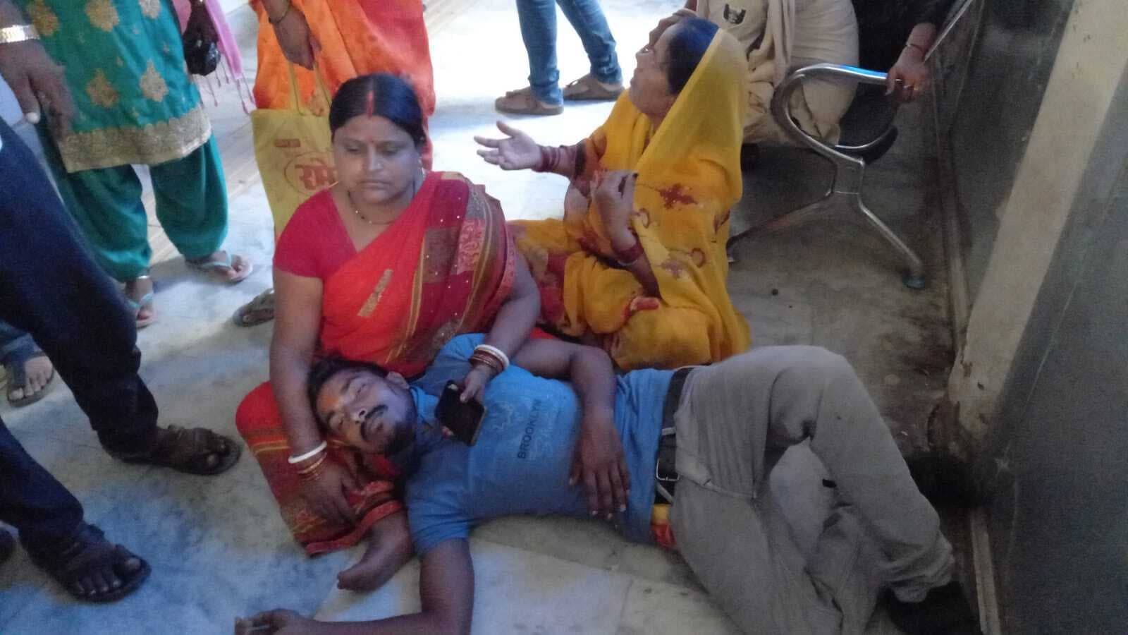 दहेज मामले में सुनवाई के लिए न्यायालय पहुंचा था सख्श, कोर्ट रूम के बरामदे पर साले ने मारा चाकू