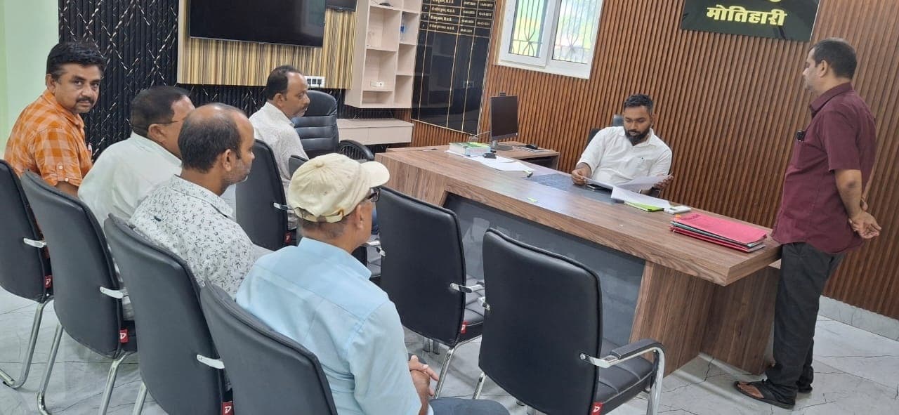 संपत्ति कर वसूली को लेकर कर्मी से स्पष्टीकरण