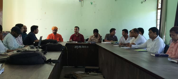 कार्य पूरा नहीं करने वाले अधिकारियों के विरुद्ध होगी कठोर कार्रवाई