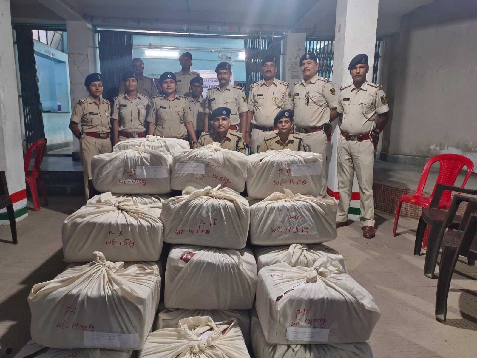 नेपाल से टैंकर में छुपाकर लाया गया था करोड़ों का गांजा