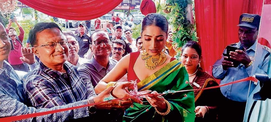 दुर्गापुर में सेनको गोल्ड एंड डायमंड्स का एनिवर्सरी ऑफर