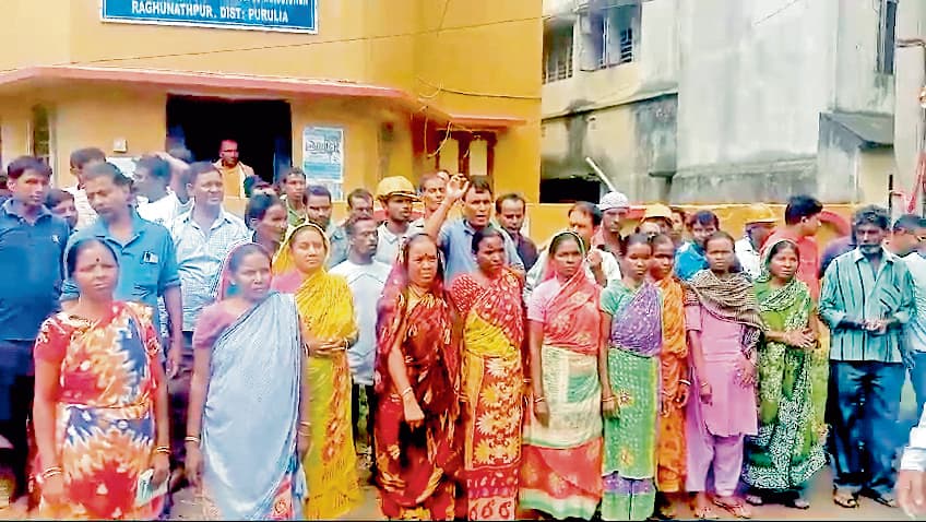 पुरुलिया के सांतुड़ी में सड़क के चलते दो स्पंज आयरन कारखाने बंदी के कगार पर