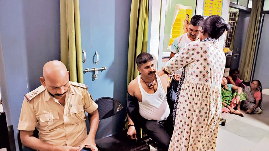 BIHARSHARIF NEWS : शराब माफियाओं ने किया पुलिस टीम पर हमला, छह पुलिसकर्मी घायल