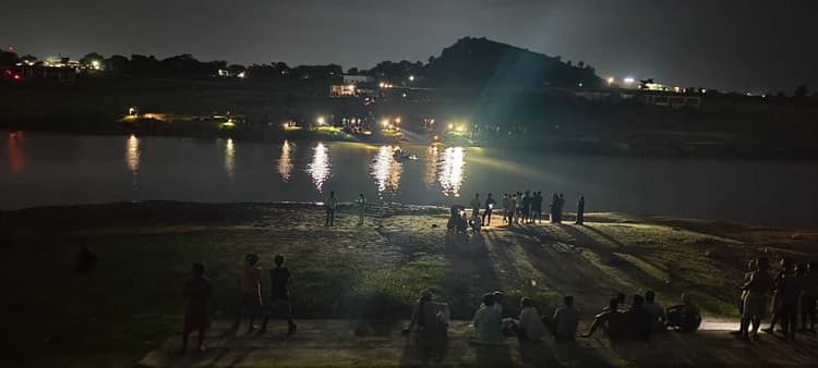 Giridih News: उसरी नदी में बह गया सद्दाम, खोजबीन जारी