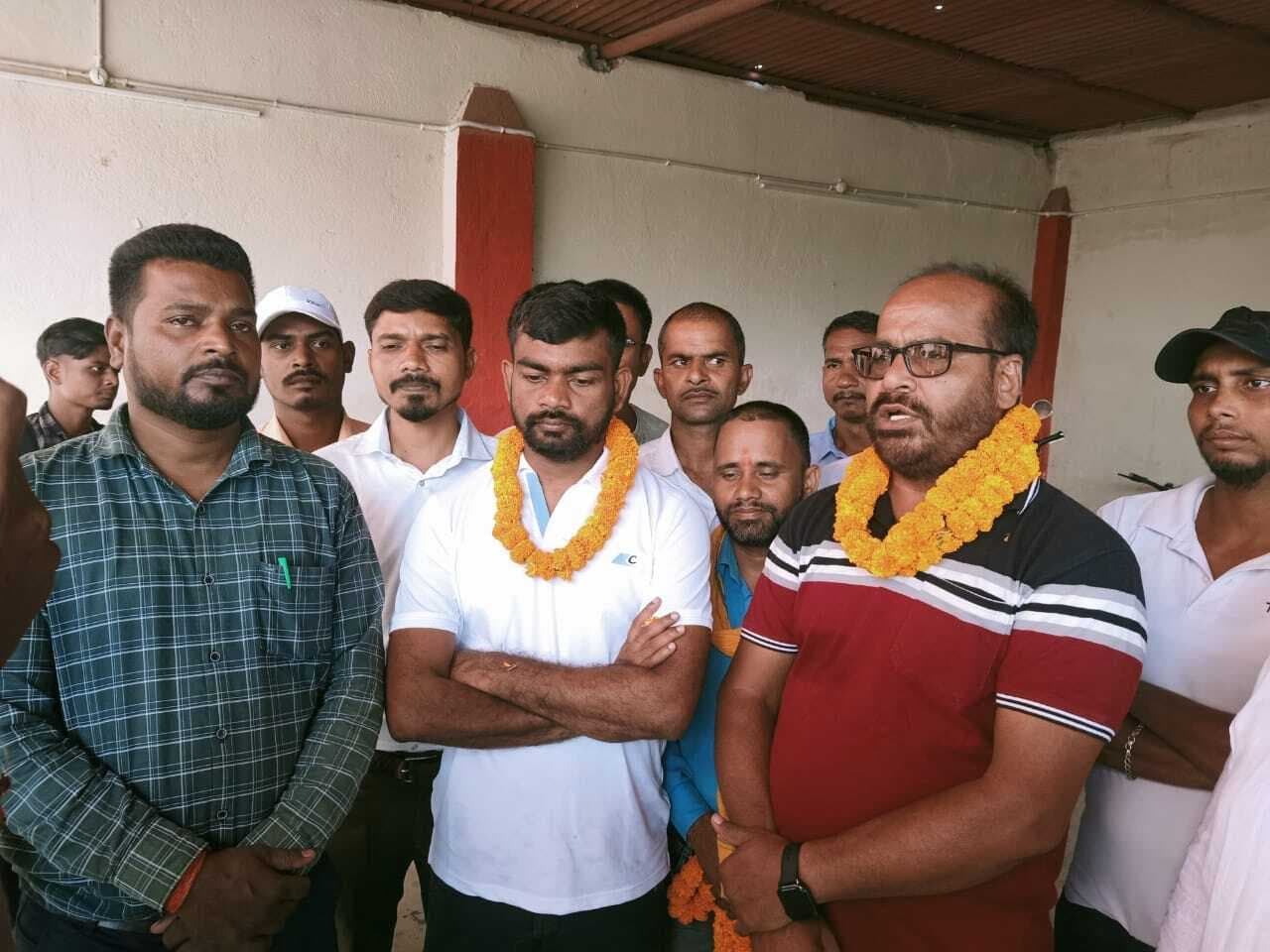 Giridih News: मधुबन में जेबीकेएसएस में शामिल हुए पूर्व भाकपा माले नेता