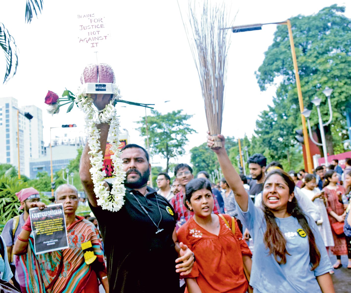 सुप्रीम कोर्ट की डेडलाइन खत्म, हड़ताल जारी