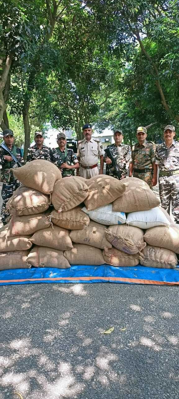 छापेमारी में 2070 किलो गेंहू जब्त