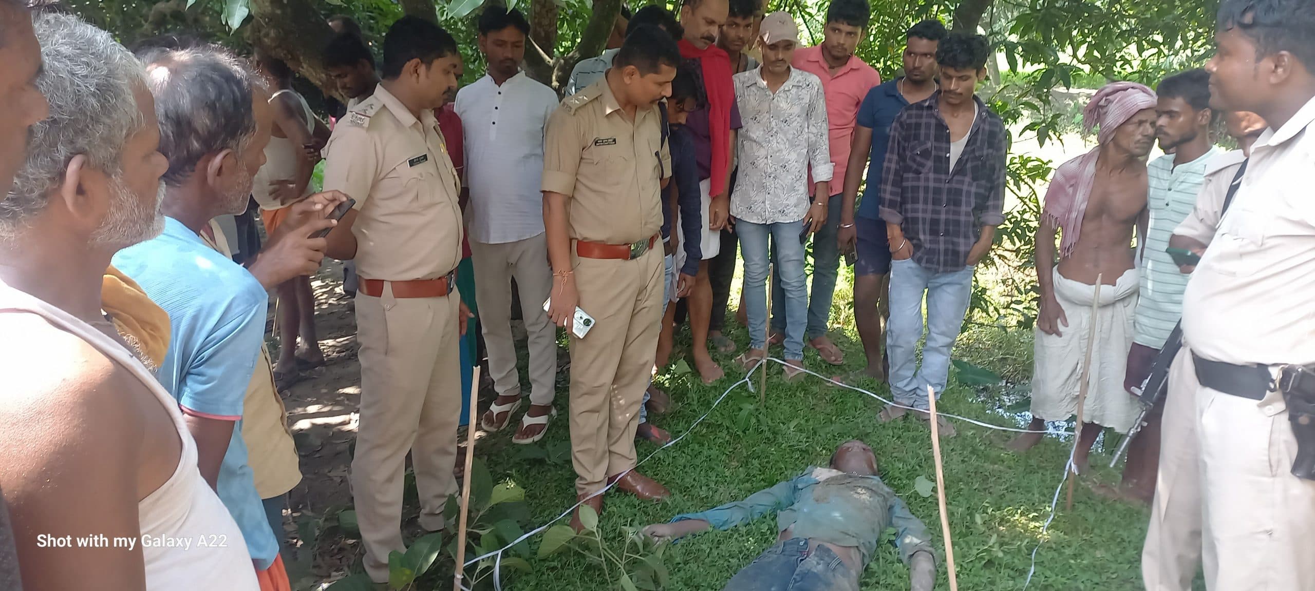 युवक की हत्या कर शव को पोखर में फेंका