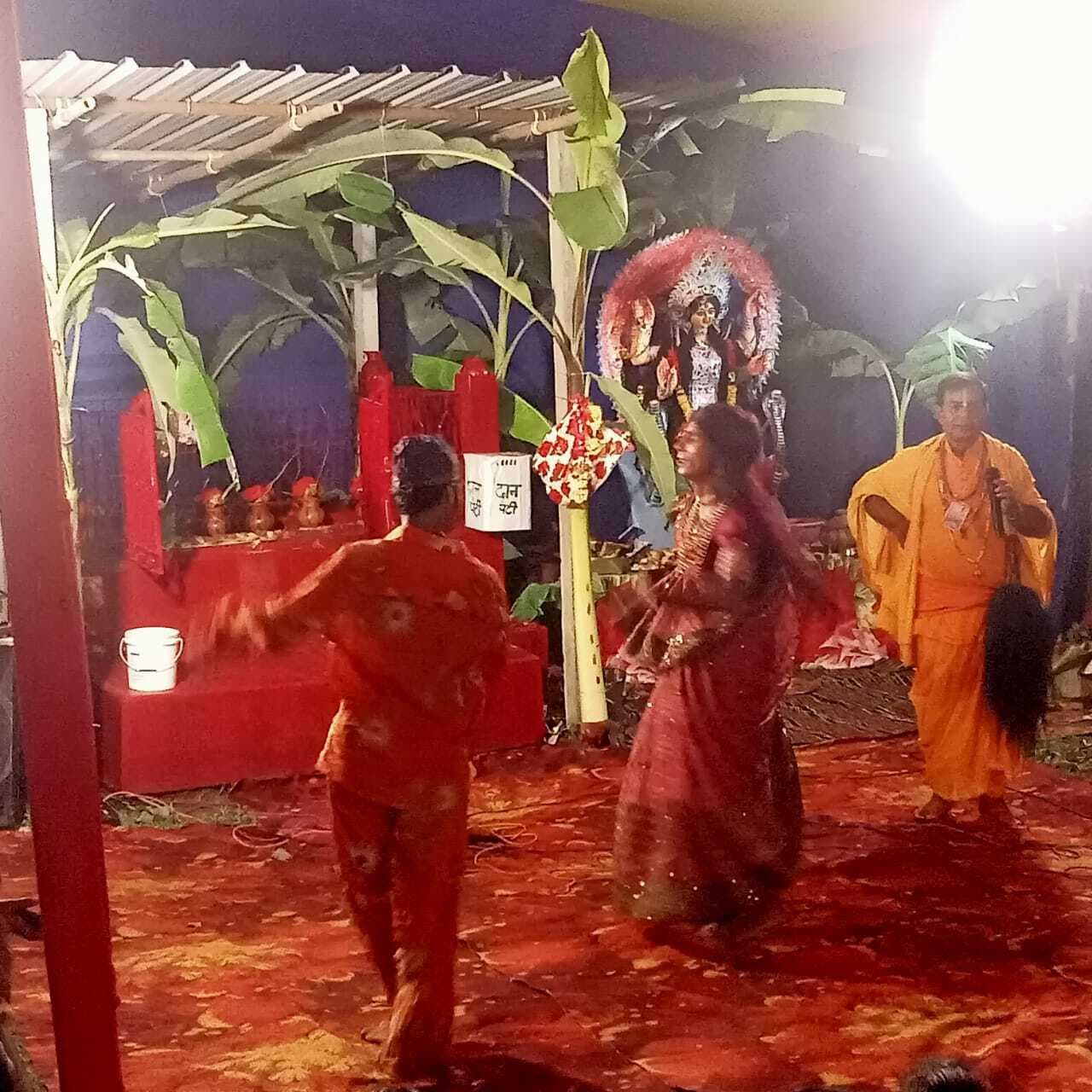 तीन दिवसीय मां मनसा व विषहरी पूजा में जुटे श्रद्धालु