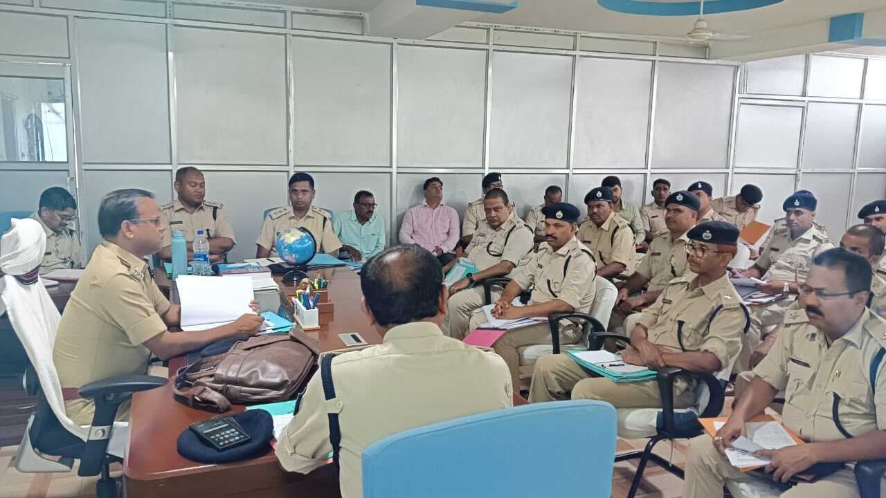 जिले में साइबर अपराध पर लगायें लगाम : एसपी