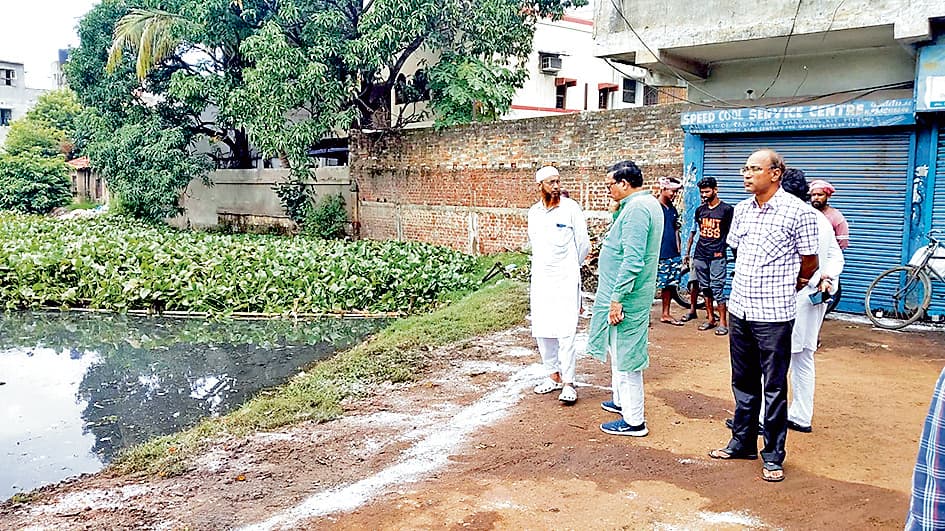 तालाब की शुरू हुई साफ-सफाई