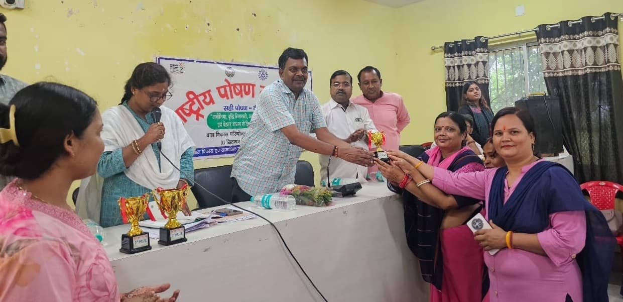 Bokaro news: बच्चों के लिए पोषाहार के साथ मां का दूध अमृत समान