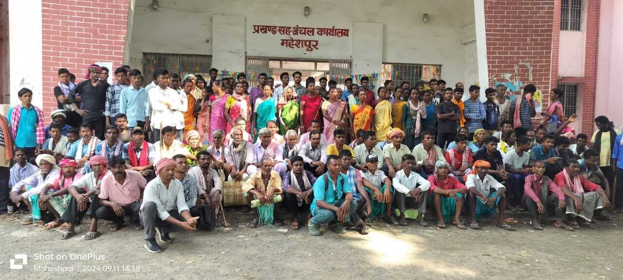 छक्कूधाड़ा की मुखिया व उपमुखिया के खिलाफ ग्रामीणों ने बीडीओ से की शिकायत