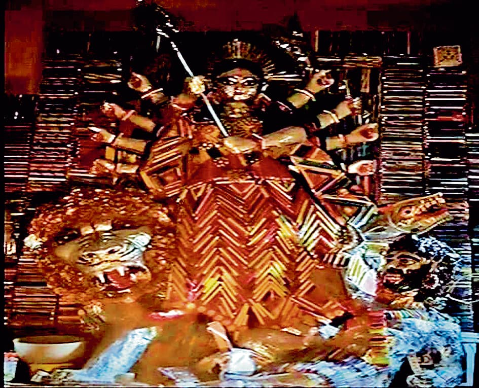 कलम से बनायी दुर्गा प्रतिमा