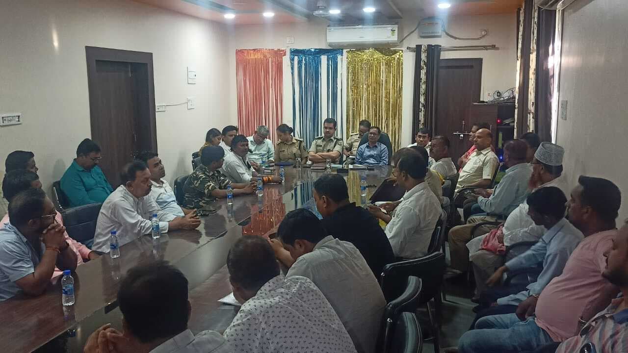 शांति समिति की बैठक में एसडीओ ने कहा साम्पद्रायिक सौहार्द बिगाड़ने वालों के खिलाफ होगी कार्रवाई