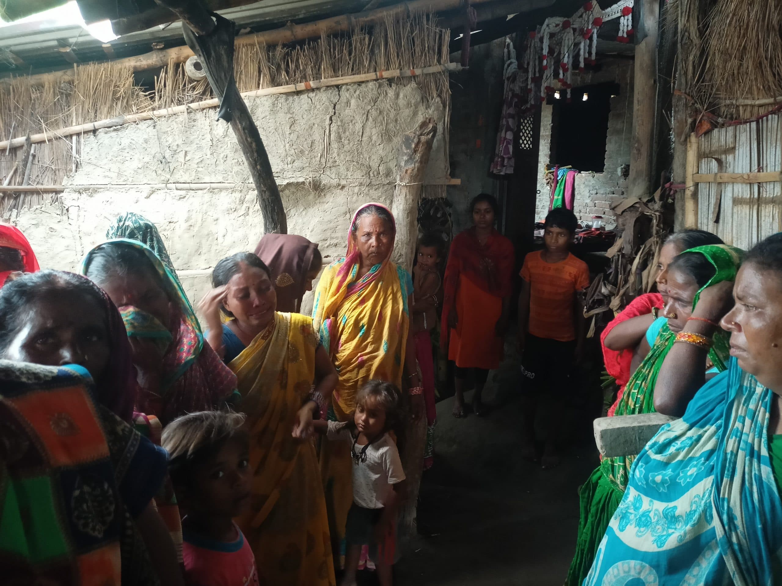 महिला की आपसी विवाद में रिश्तेदारों ने की गोली मार हत्या