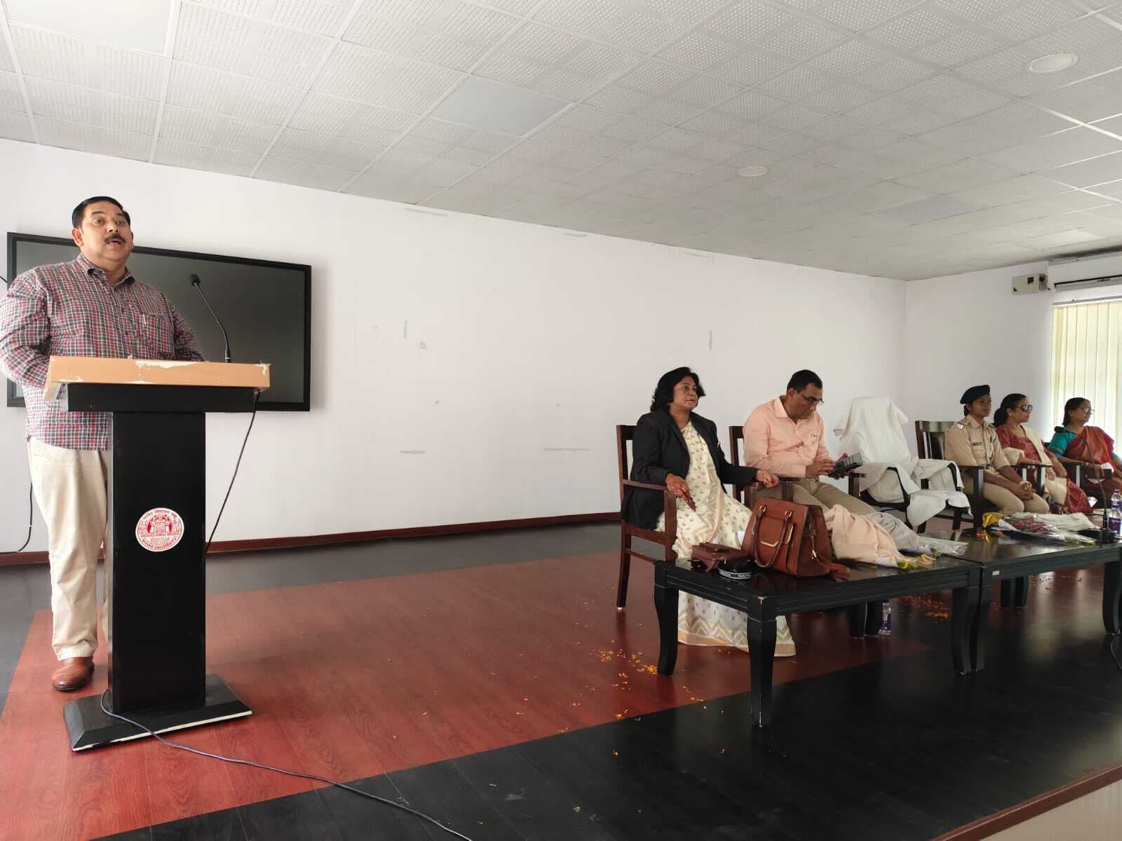 विवि में सभी विभाग से बनेगा छात्राओं का दस समूह, घटनाओं पर रखेंगी नजर