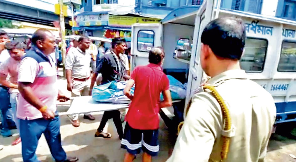 लॉज से मिला युवक का शव