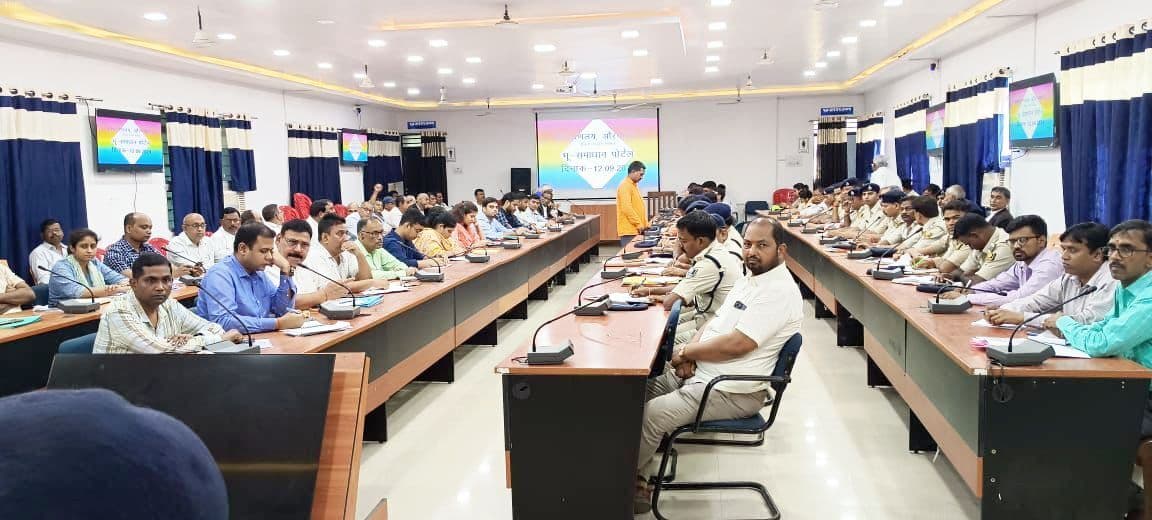 Aurangabad News : बालू घाटों व संवेदनशील स्थलों पर ड्रोन से होगी निगरानी