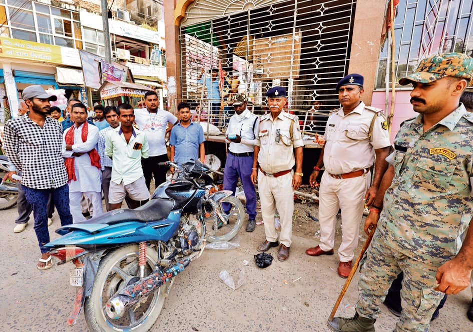 hajipur news. ट्रैफिक पुलिस ने चेकिंग अभियान चलाकर वसूला 1.10 लाख रुपए जुर्माना