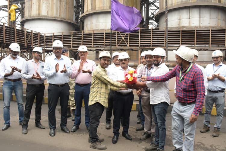 Rourkela News: आरएसपी ने दो ब्लास्ट फर्नेस से एक दिन में 13,375 टन हॉट मेटल उत्पादन का नया रिकॉर्ड बनाया