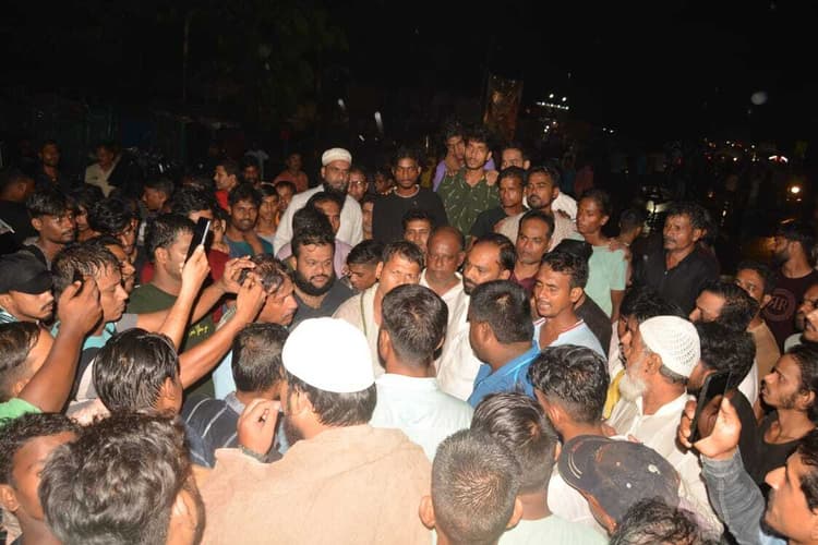 Dhanbad News: आठवीं के छात्र का शव तालाब में मिला, रोड जाम