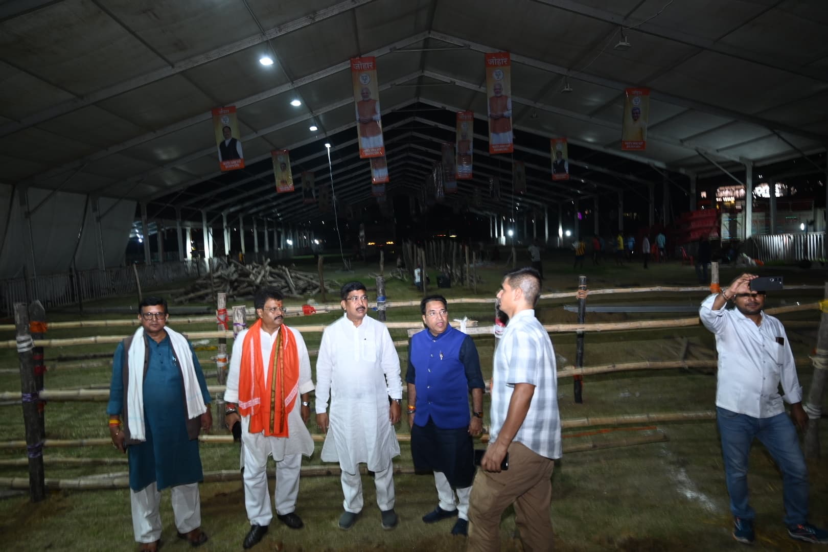 Jamshedpur News : गोपाल मैदान में पीएम मोदी की इंट्री के लिए दीवार तोड़कर बनाया गया अलग से गेट