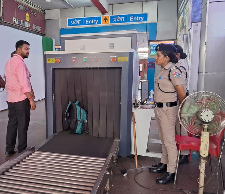 Jamshedpur News : टाटानगर स्टेशन के सेकेंड एंट्री गेट पर सिविल डिफेंस की रहेगी तैनाती