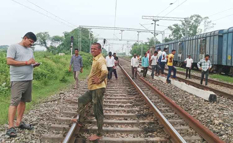 Aurangabad News : फेसर में दूध बेचकर लौट रहे वृद्ध की ट्रेन से कट कर मौत