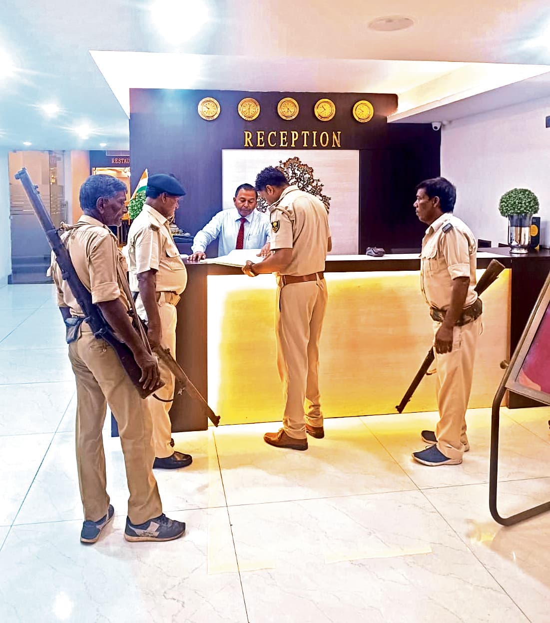 Gaya News : बोधगया में सख्त की जा रही सुरक्षा, होटलों की जांच शुरू