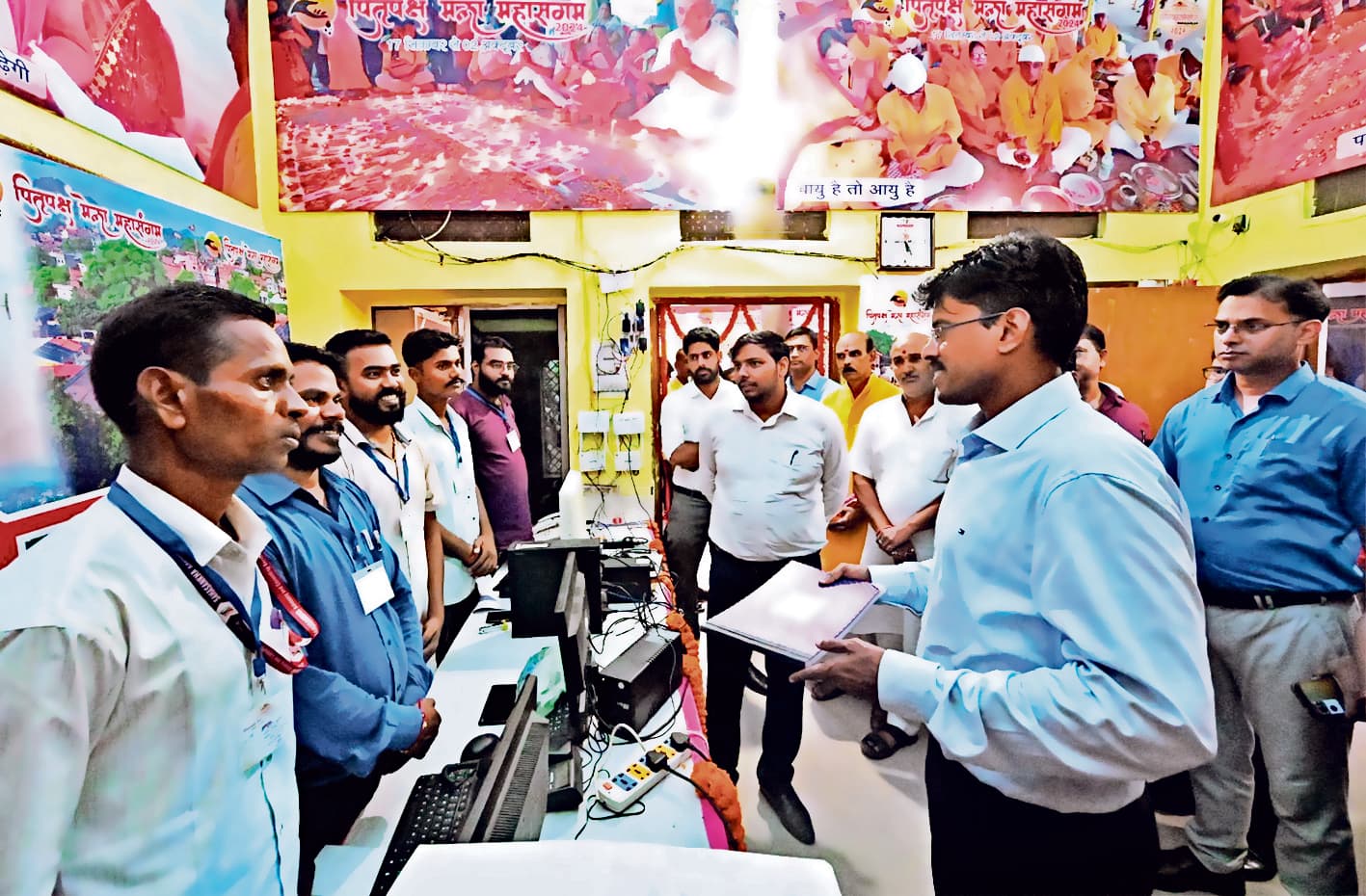 Gaya News : विष्णुपद मंदिर के पास खुला कंट्रोल रूम, डीएम ने लिया जायजा