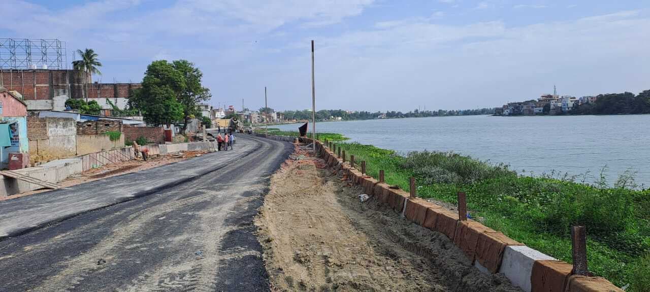 मोतीझील किनारे सड़क निर्माण में 14 लोगों के टूटेंगे घर