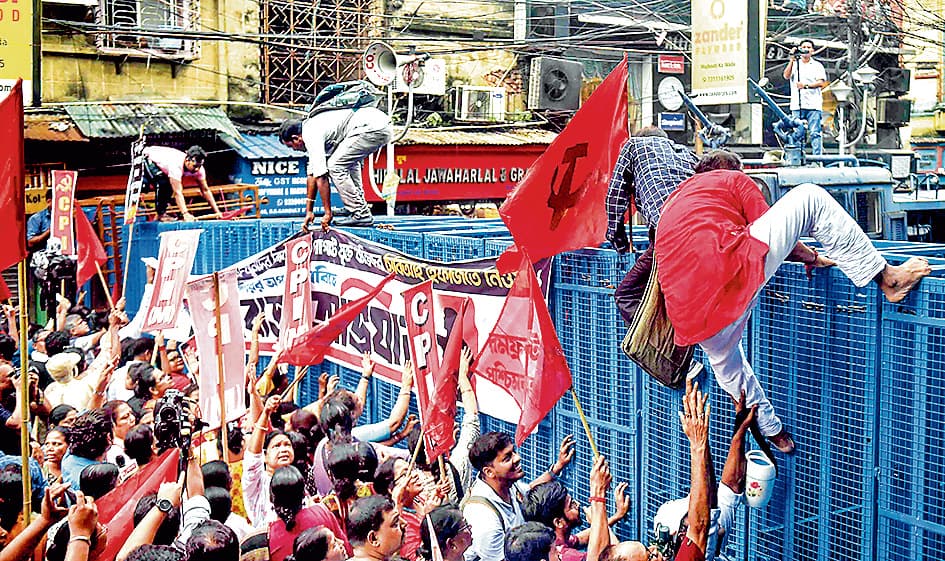 सीपी के इस्तीफा देने तक जारी रहेगा हमारा आंदोलन : सलीम