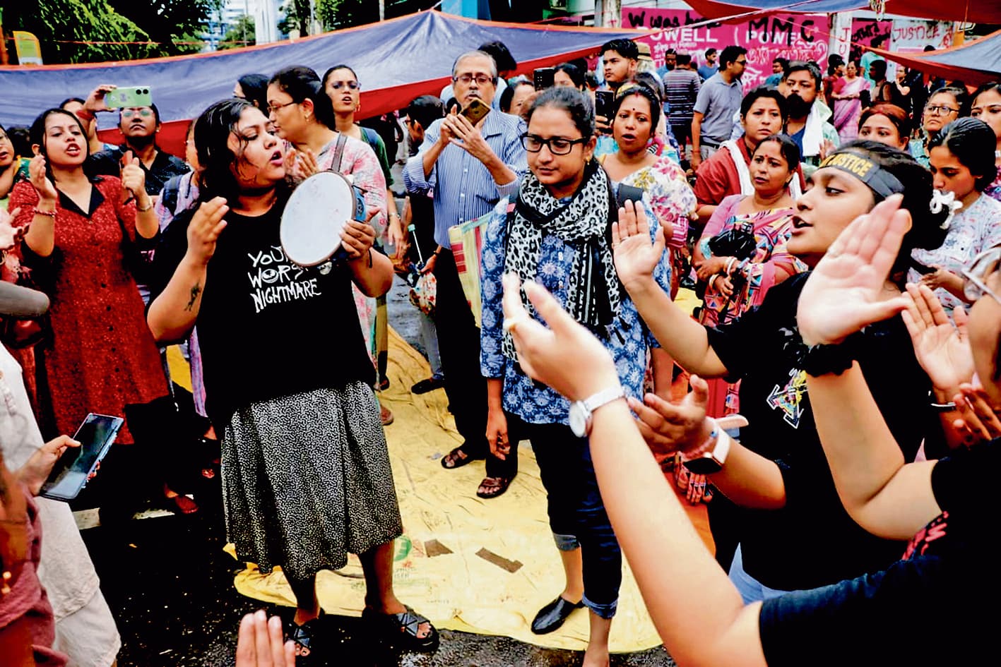 राज्य सरकार से निराश, केंद्र से हस्तक्षेप का अनुरोध