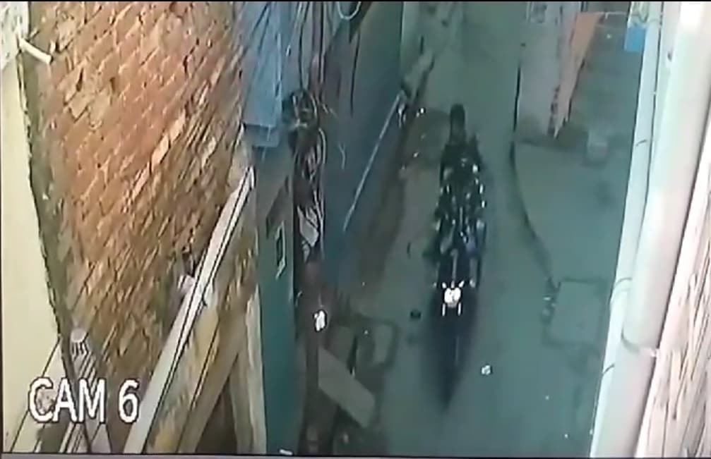 मॉर्निंग वाॅक कर घर लौट रही महिला की चेन छीनी